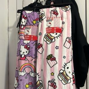 2 hello kitty throw blankets